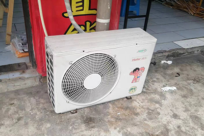 日照空调突然不制冷只吹自然风怎么办？