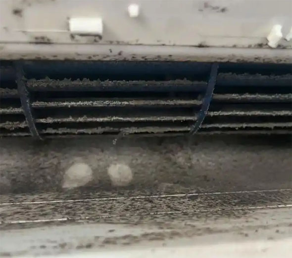 日照空调吹的风有股烧焦味是怎么回事